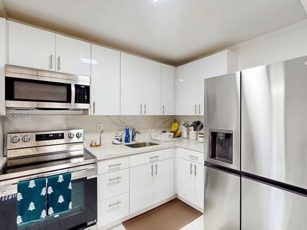 7180 NW 179th St, Unit 105, Hialeah, FL 33015