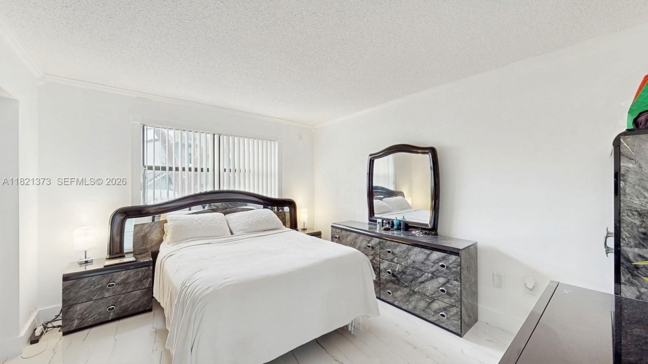 7180 NW 179th St, Unit 105, Hialeah, FL 33015 Photo