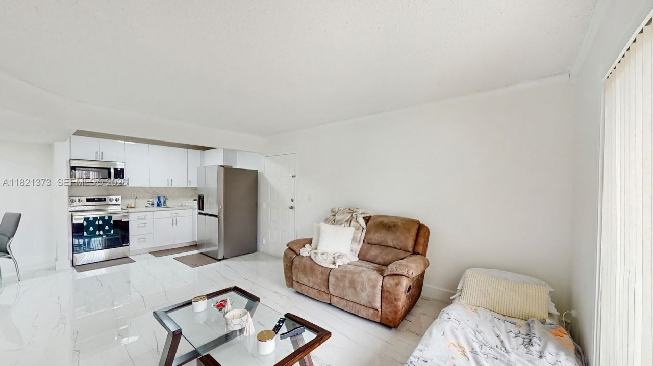 7180 NW 179th St, Unit 105, Hialeah, FL 33015 Photo