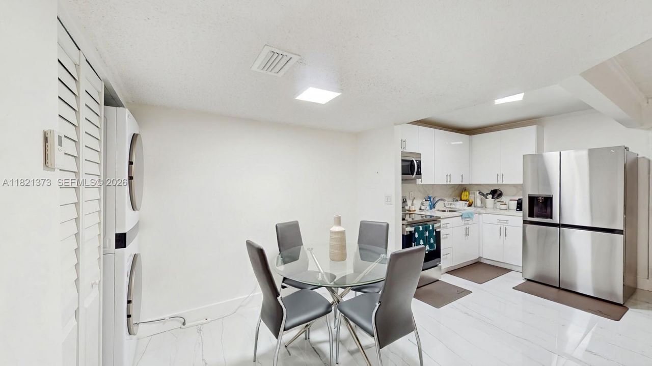 7180 NW 179th St, Unit 105, Hialeah, FL 33015 Photo