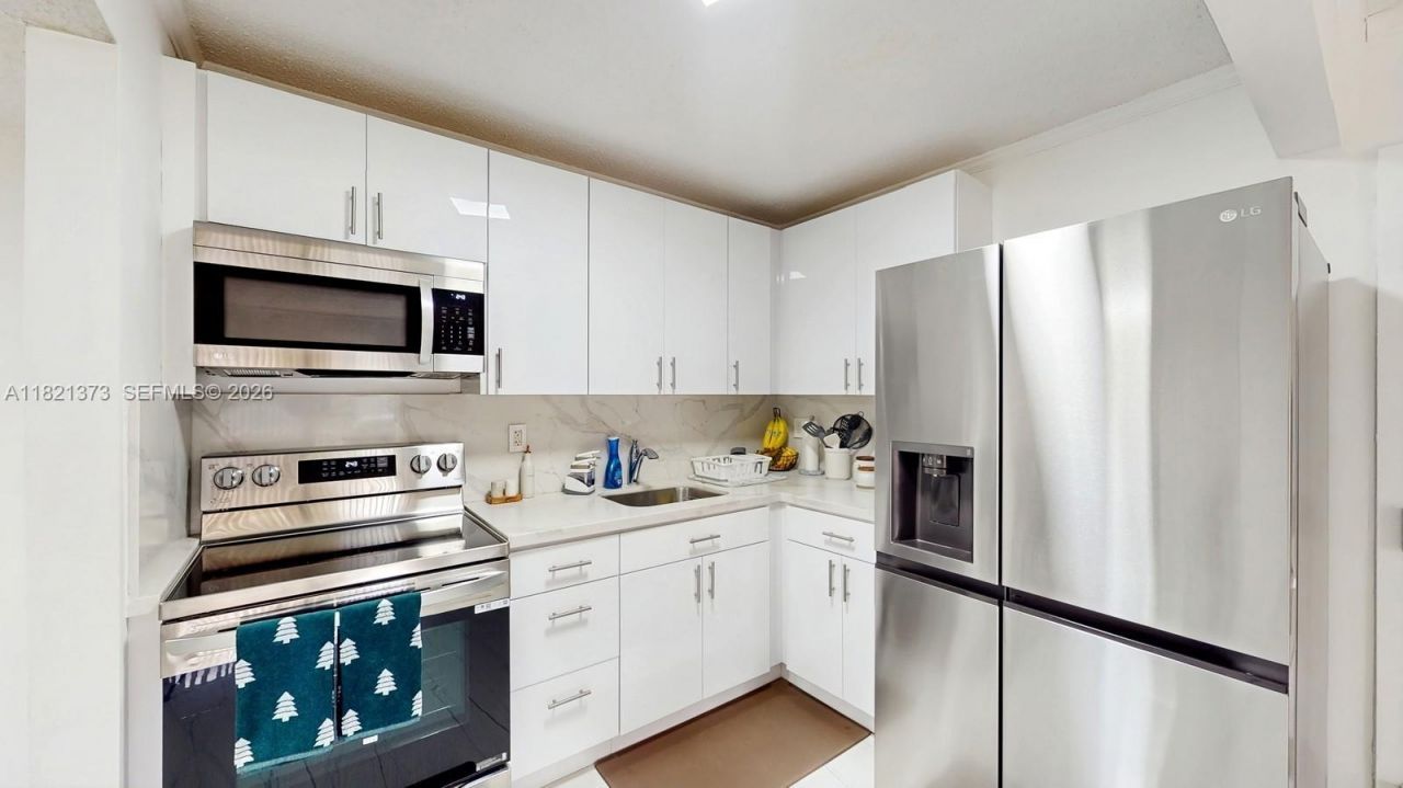 7180 NW 179th St, Unit 105, Hialeah, FL 33015 Photo