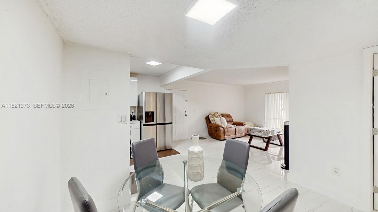 7180 NW 179th St, Unit 105, Hialeah, FL 33015 Photo