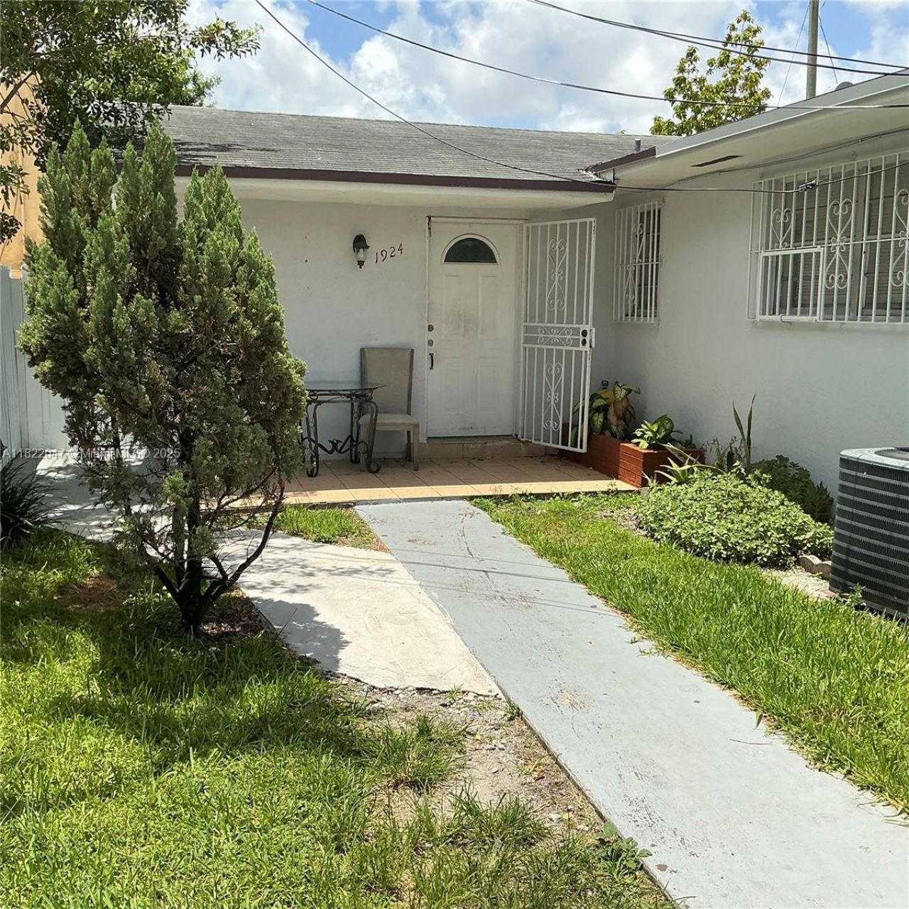 1924 NW 35th St, Miami, FL 33142 Photo