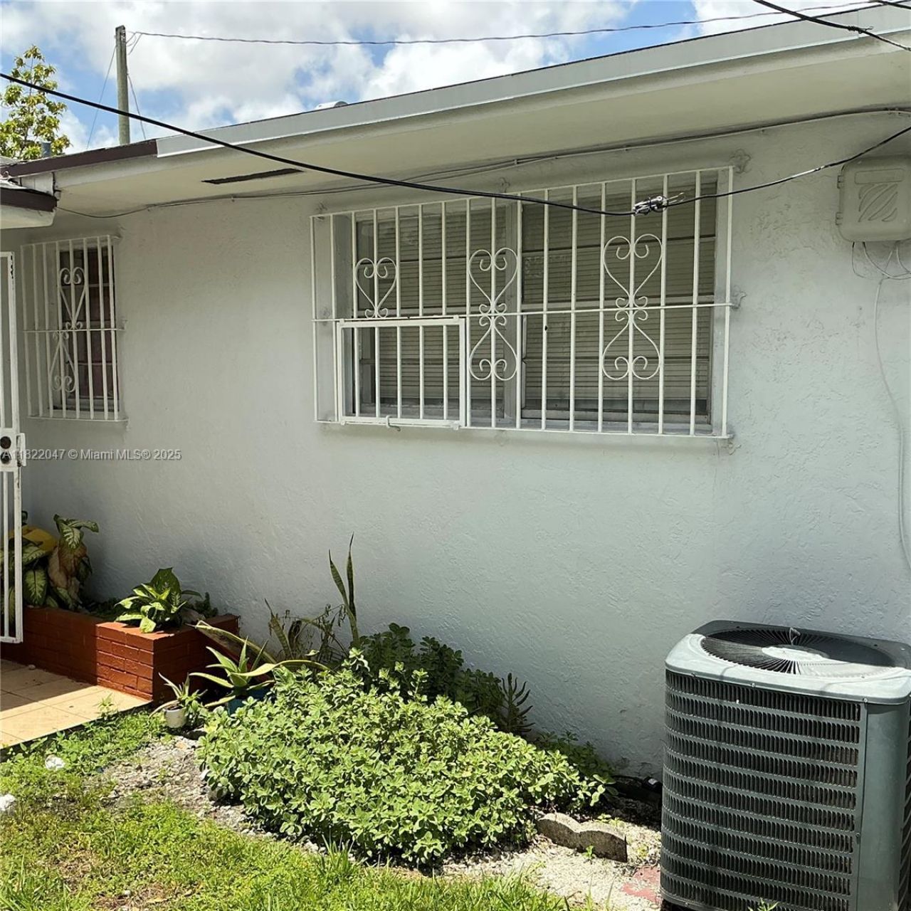 1924 NW 35th St, Miami, FL 33142 Photo