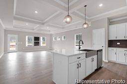 1005 Toland Drive photo 4