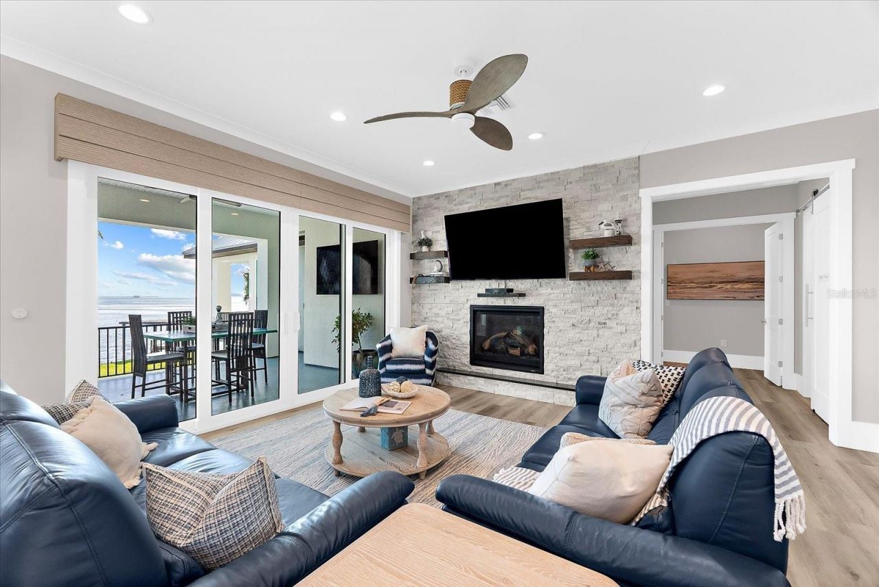 110 Carlyle Drive, Palm Harbor, FL 34683 Photo