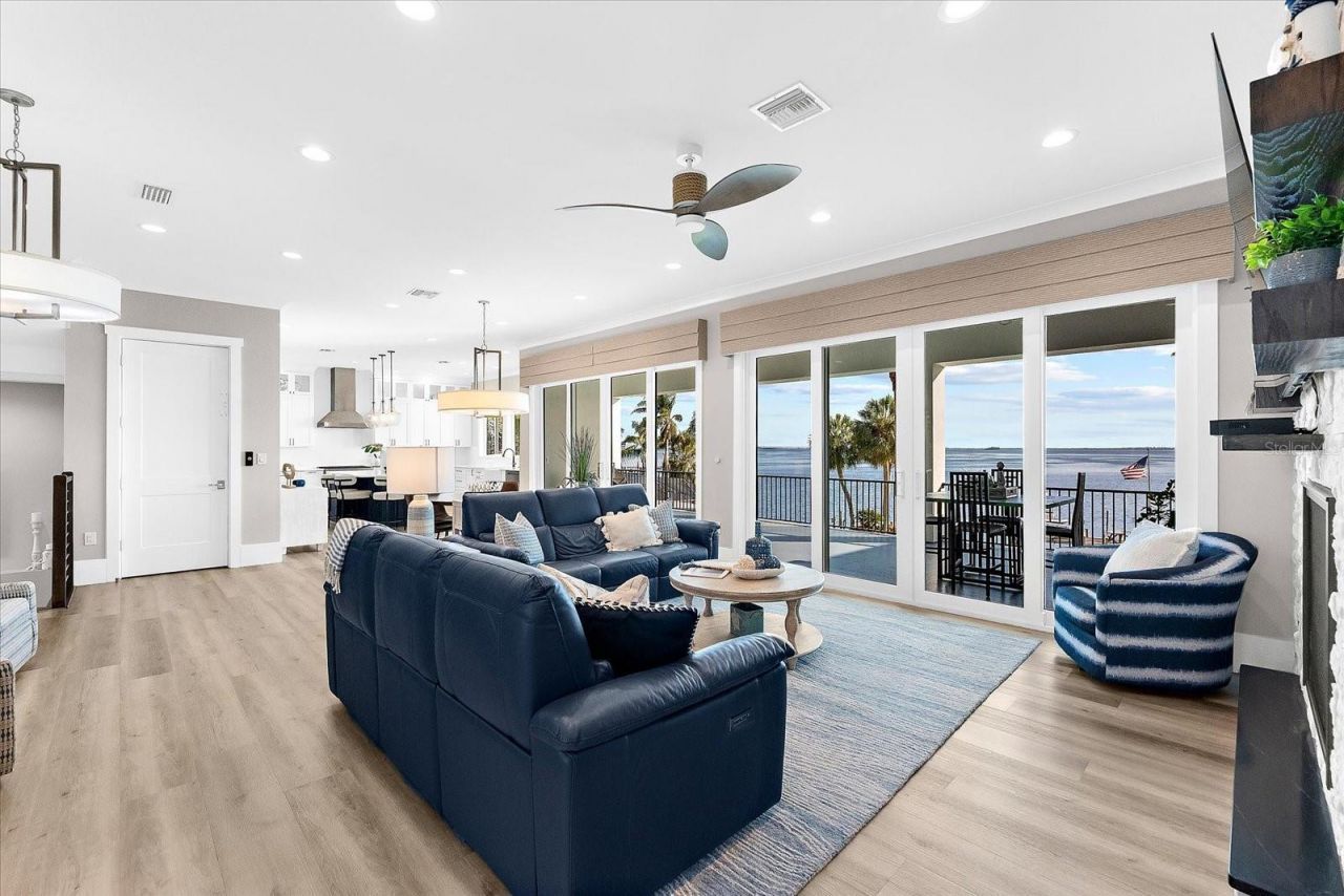 110 Carlyle Drive, Palm Harbor, FL 34683 Photo