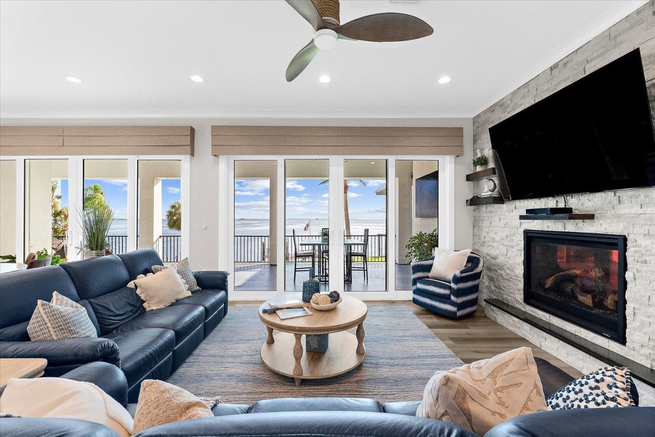 110 Carlyle Drive, Palm Harbor, FL 34683 Photo