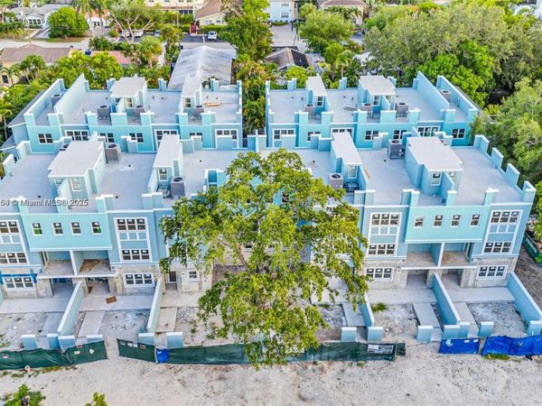 824 SE 12th Ct, Fort Lauderdale, FL 33316