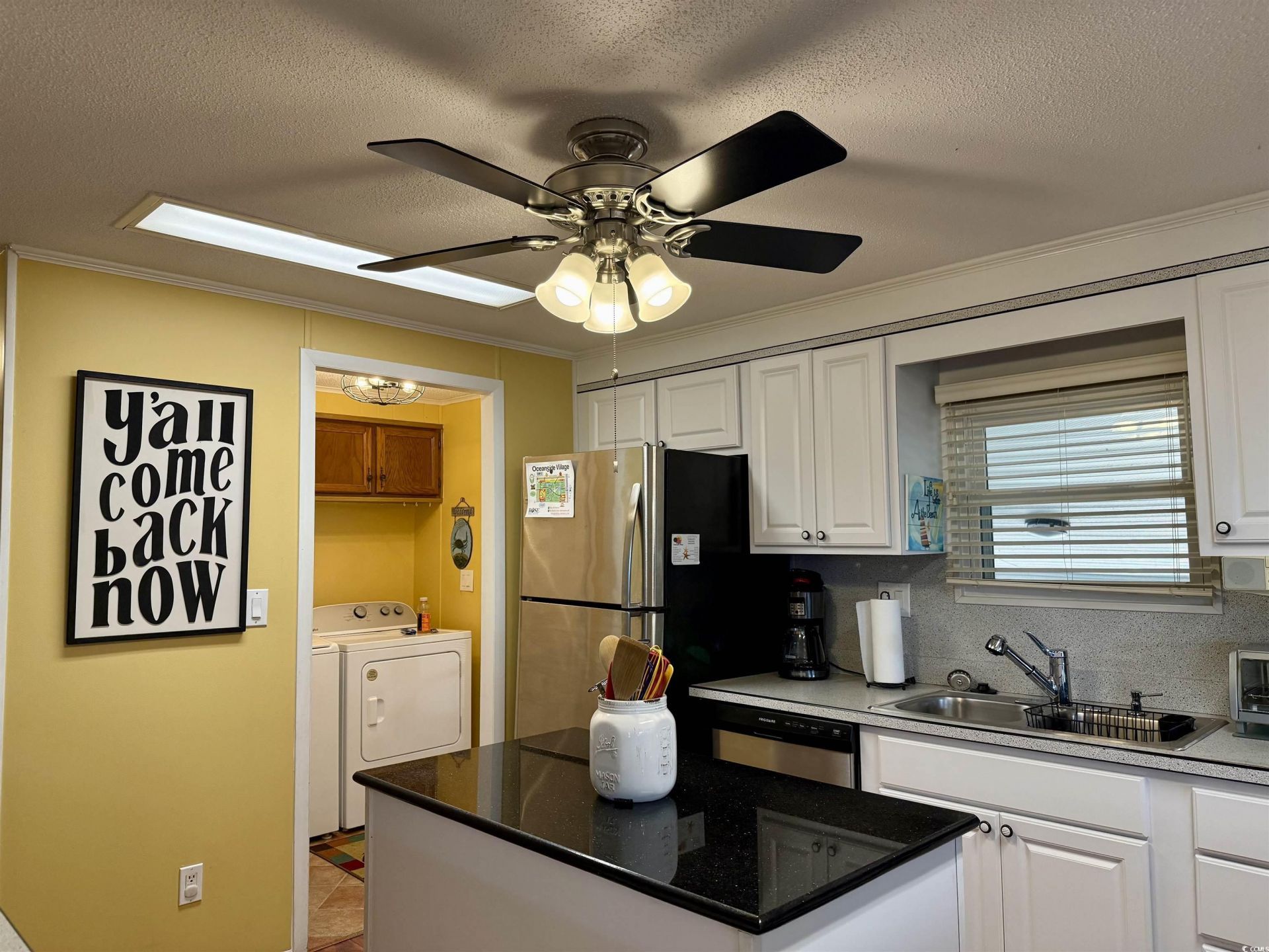 371 Meadowlark Dr. Photo 5