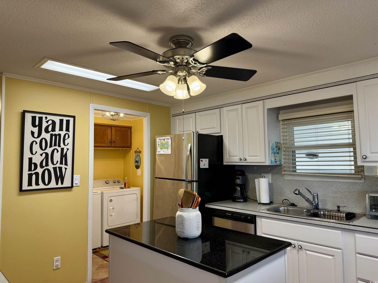 371 Meadowlark Dr. Photo 5