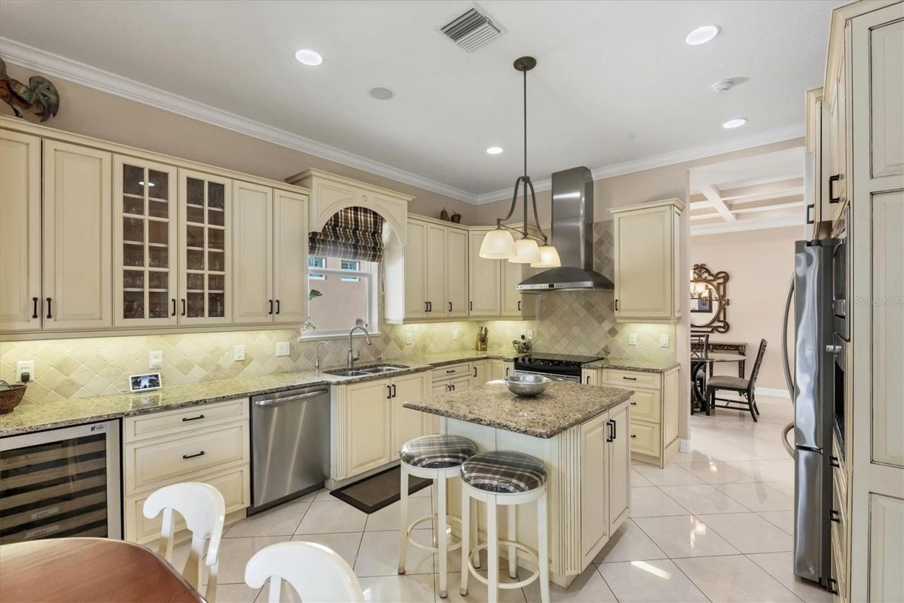 811 Laguna Drive, Venice, FL 34285 Photo