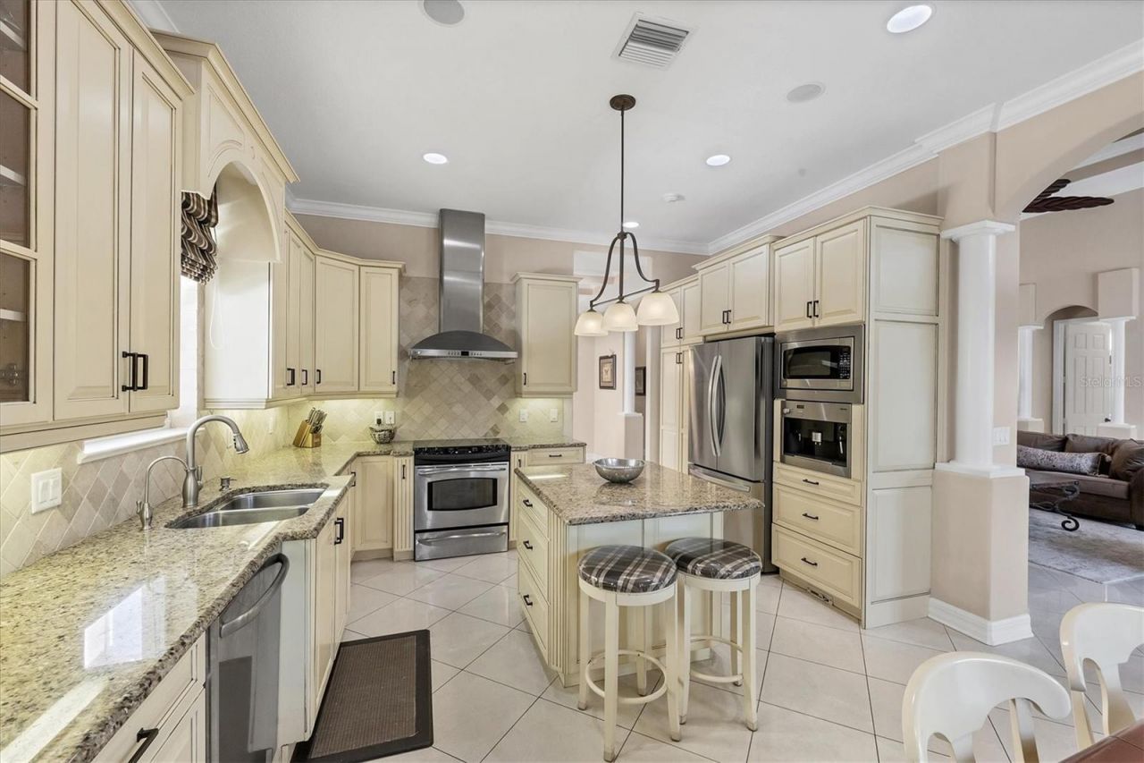 811 Laguna Drive, Venice, FL 34285 Photo