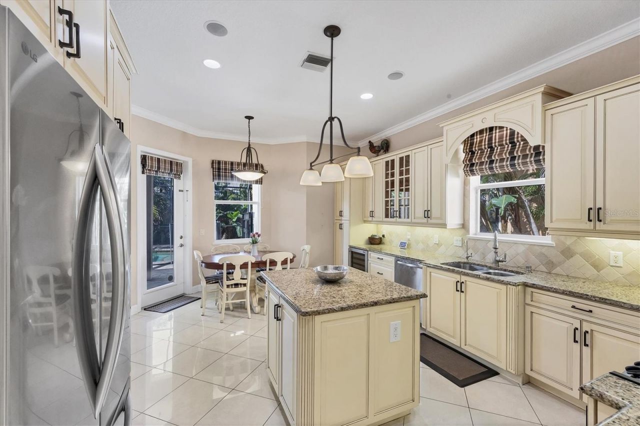 811 Laguna Drive, Venice, FL 34285 Photo