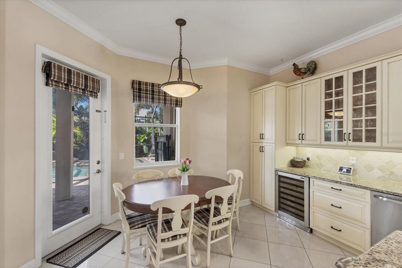 811 Laguna Drive, Venice, FL 34285 Photo