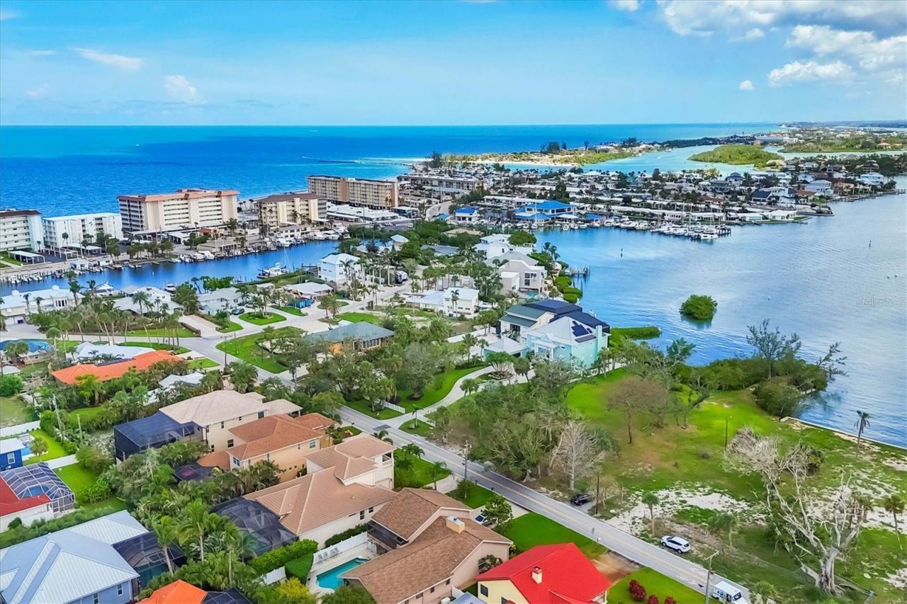 811 Laguna Drive, Venice, FL 34285 Photo