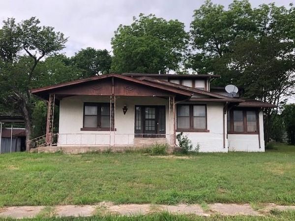 808 W 7th Street, Bonham, TX 75418