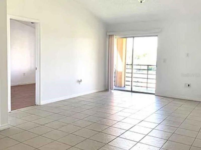 5220 Via Hacienda, Unit 212, Orlando, FL 32839 Photo