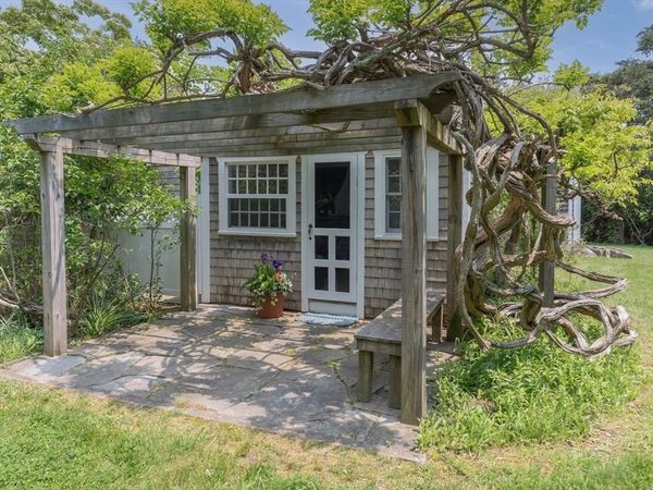 40 Scotchmans Lane, West Tisbury, MA 02575