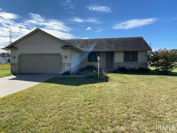 26092 State Line Road, Elkhart, IN 46514