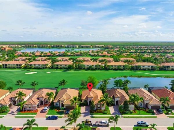 28557 Westmeath CT, BONITA SPRINGS, FL 34135