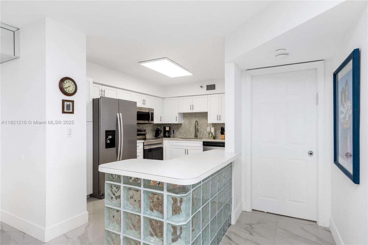 3530 Mystic Pointe Dr, Unit 2108, Aventura, FL 33180 Photo