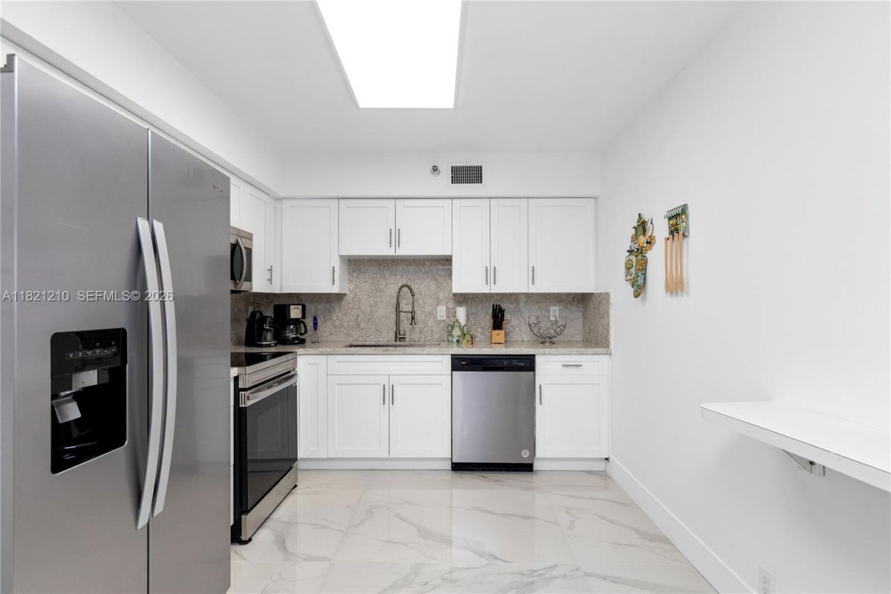 3530 Mystic Pointe Dr, Unit 2108, Aventura, FL 33180 Photo