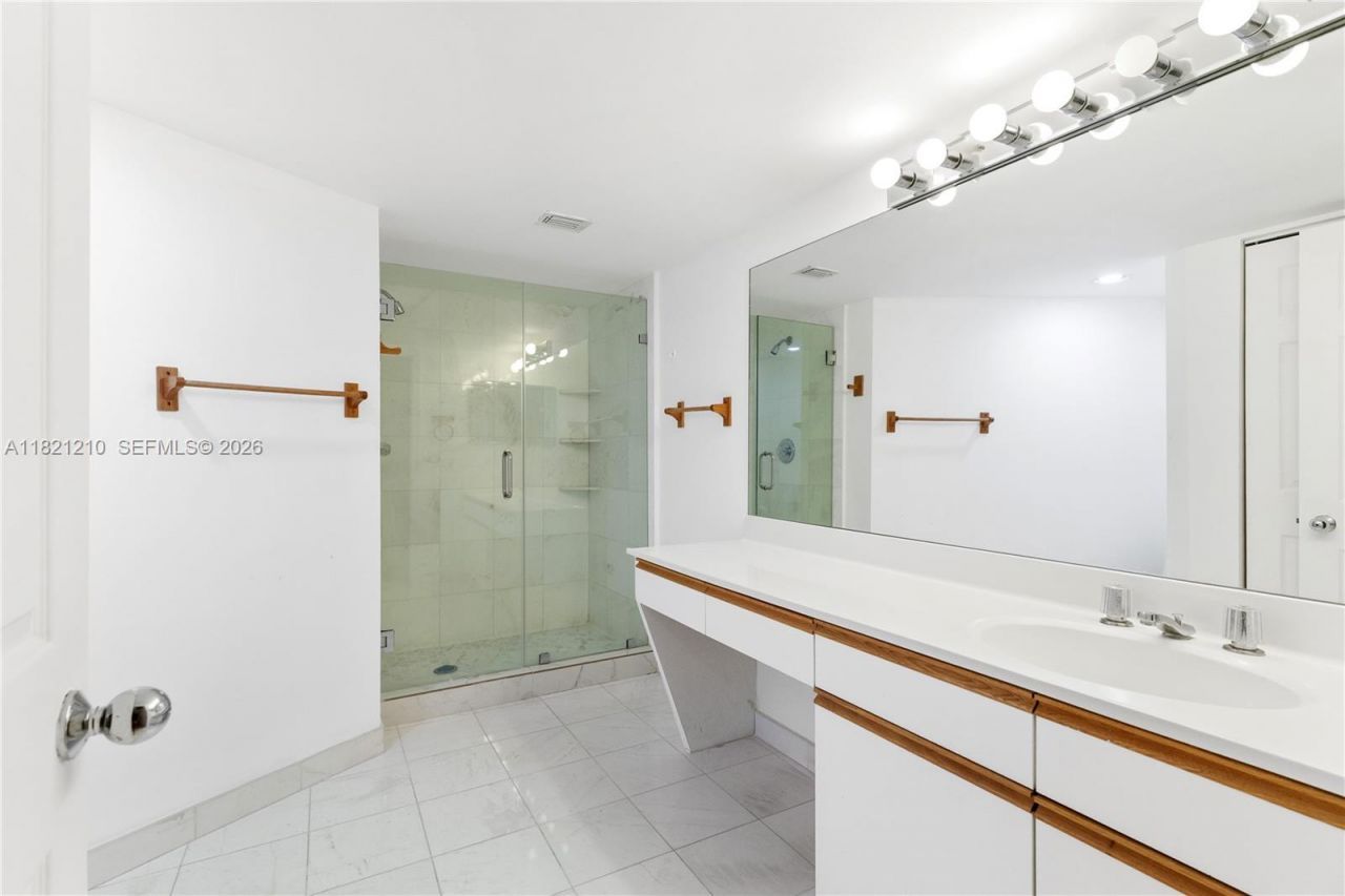 3530 Mystic Pointe Dr, Unit 2108, Aventura, FL 33180 Photo