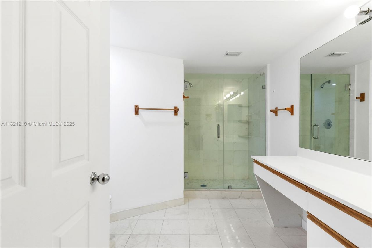 3530 Mystic Pointe Dr, Unit 2108, Aventura, FL 33180 Photo