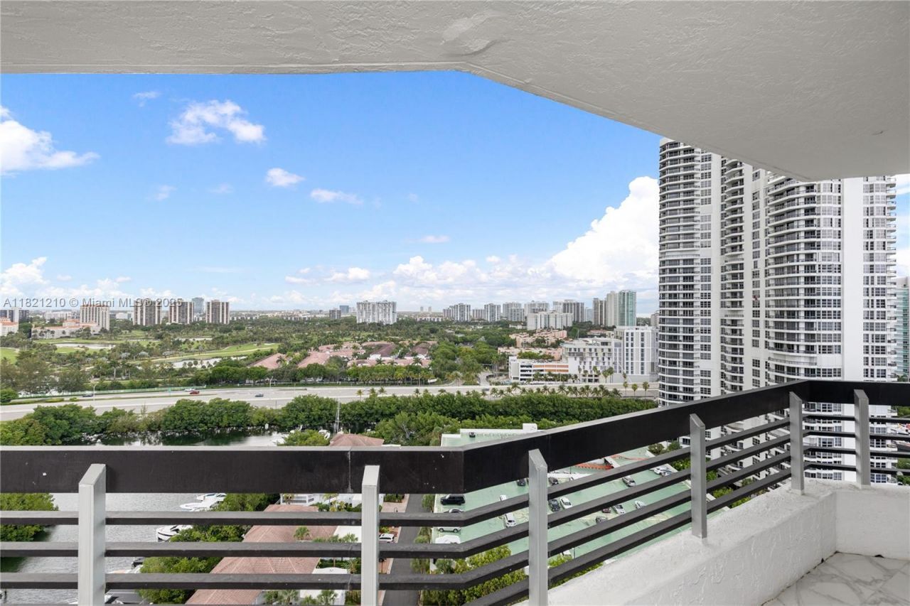 3530 Mystic Pointe Dr, Unit 2108, Aventura, FL 33180 Photo