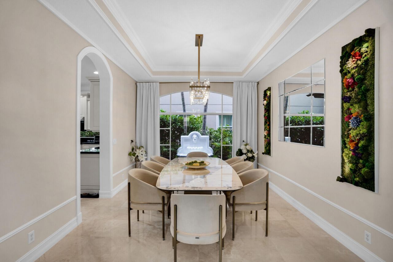 718 Edgebrook Lane, West Palm Beach, FL 33411 Photo