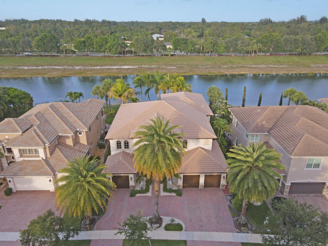 718 Edgebrook Lane, West Palm Beach, FL 33411 Photo