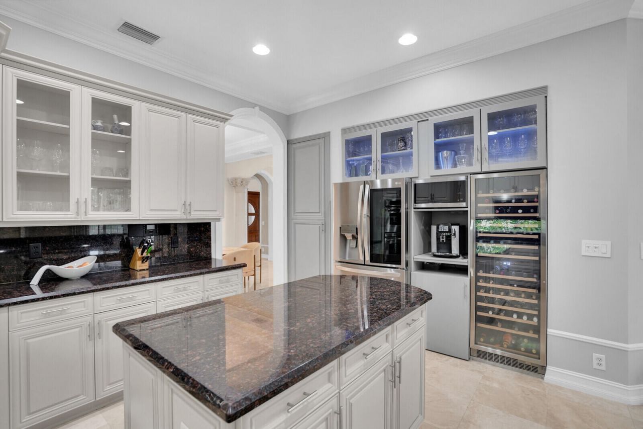 718 Edgebrook Lane, West Palm Beach, FL 33411 Photo