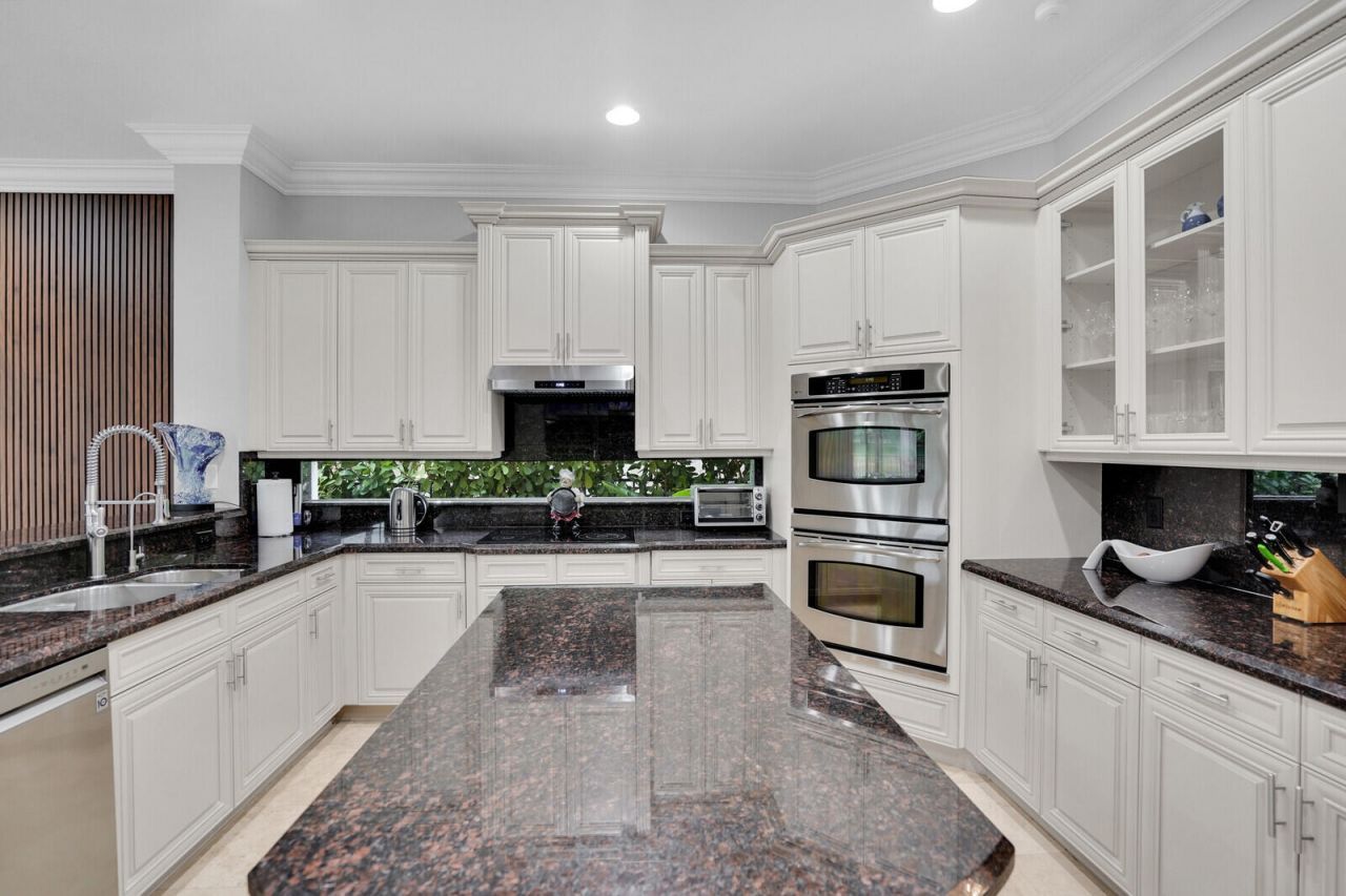 718 Edgebrook Lane, West Palm Beach, FL 33411 Photo
