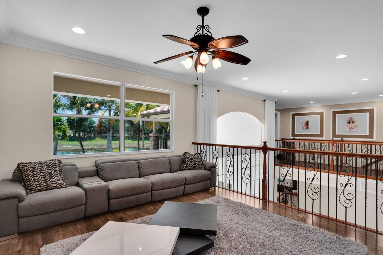 718 Edgebrook Lane, West Palm Beach, FL 33411 Photo