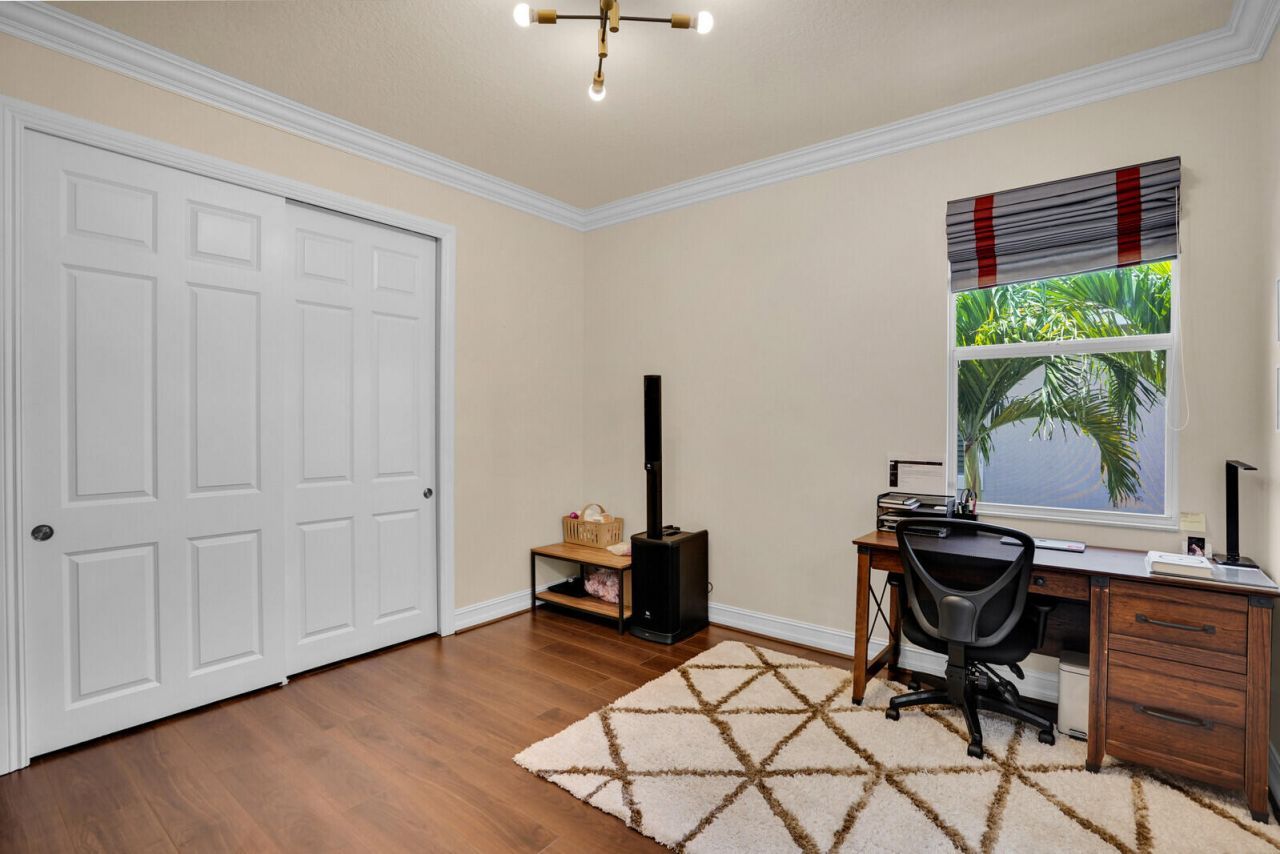 718 Edgebrook Lane, West Palm Beach, FL 33411 Photo