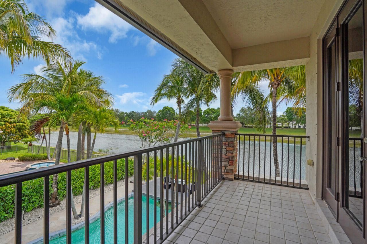 718 Edgebrook Lane, West Palm Beach, FL 33411 Photo