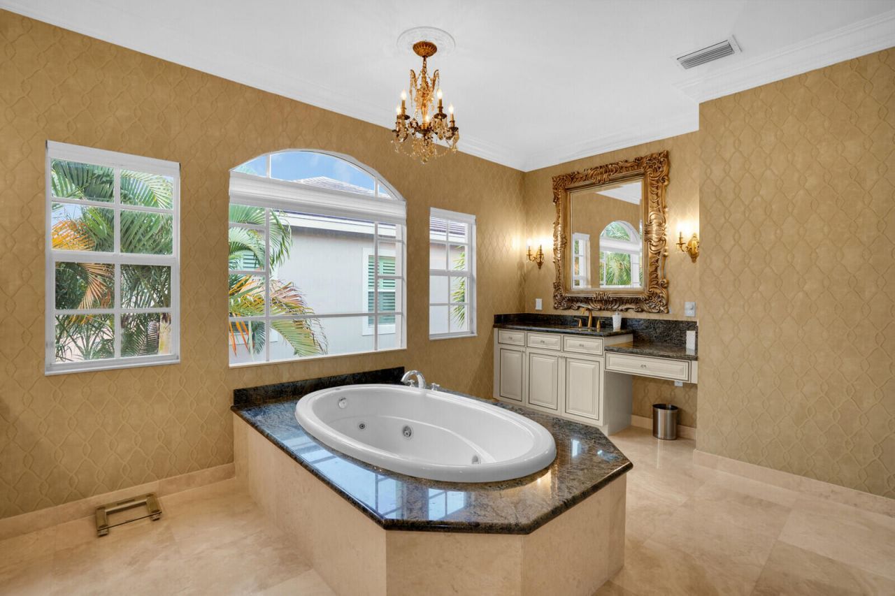 718 Edgebrook Lane, West Palm Beach, FL 33411 Photo