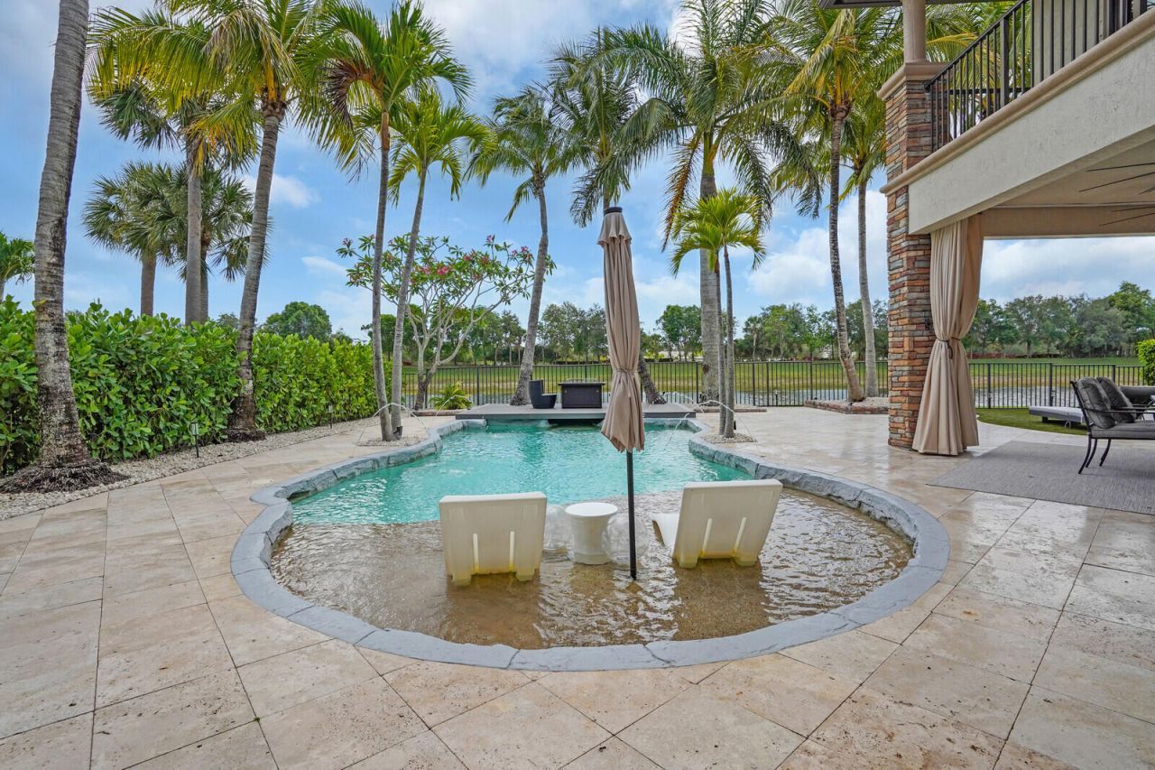 718 Edgebrook Lane, West Palm Beach, FL 33411 Photo