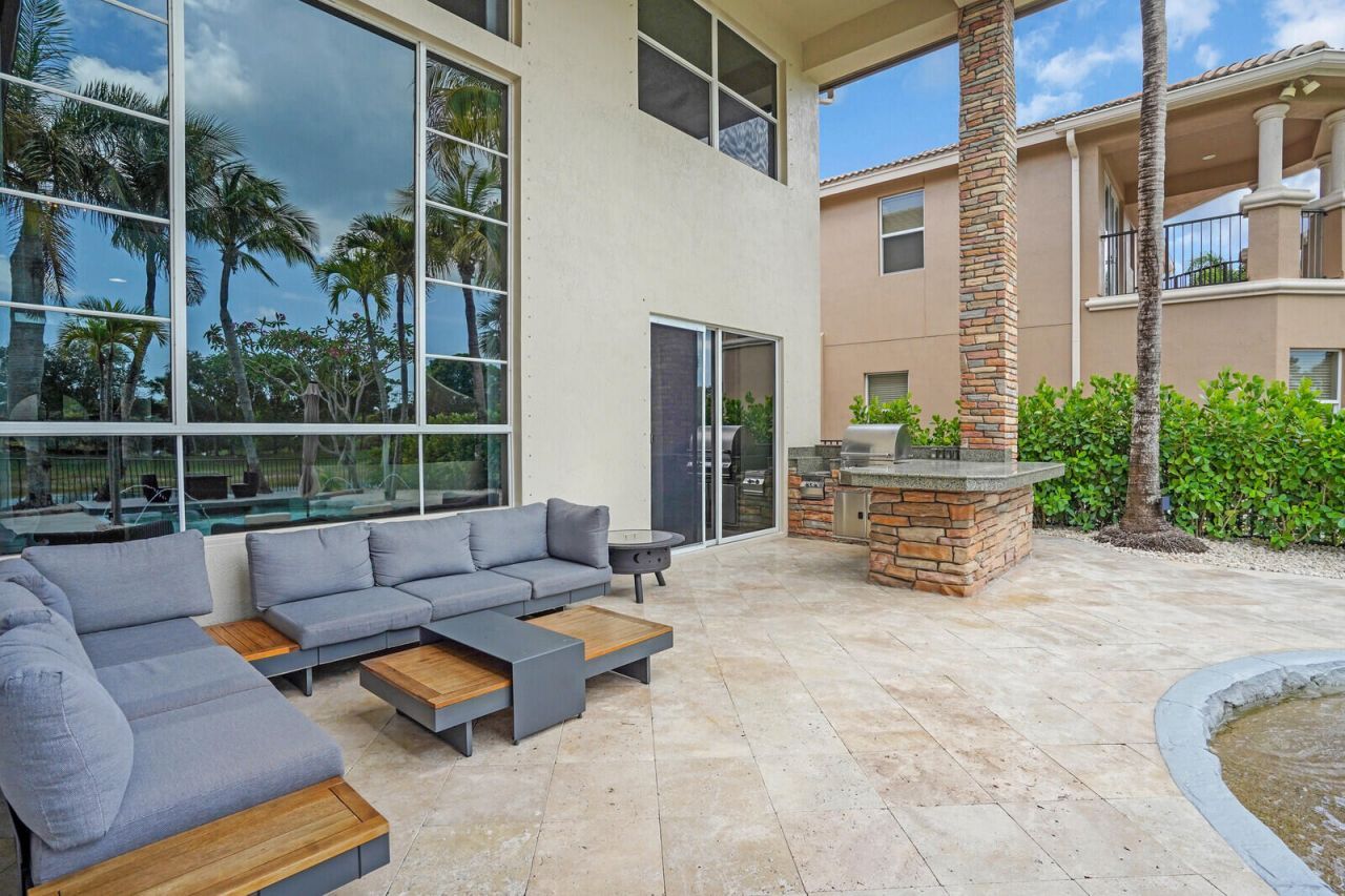 718 Edgebrook Lane, West Palm Beach, FL 33411 Photo