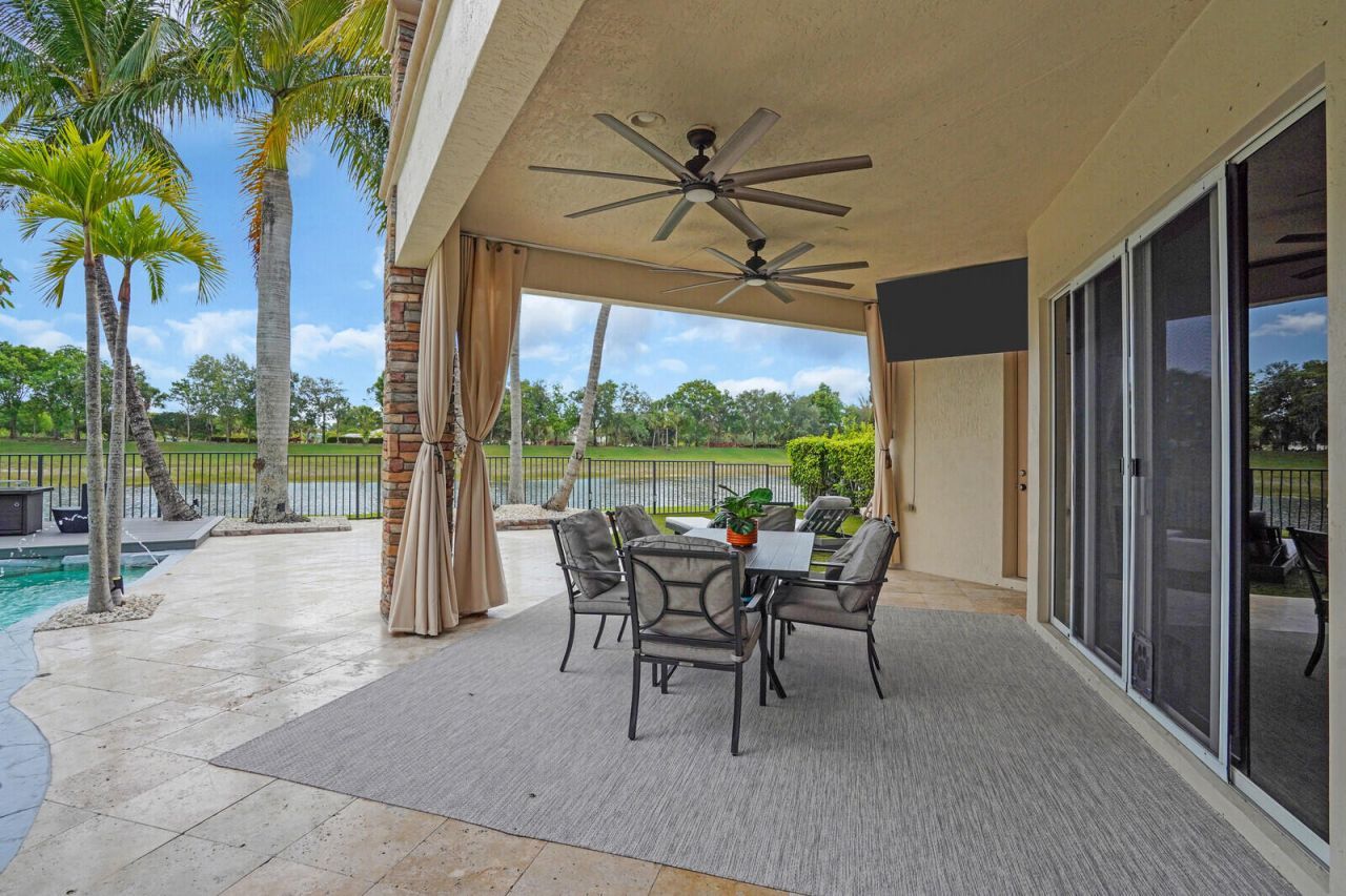 718 Edgebrook Lane, West Palm Beach, FL 33411 Photo