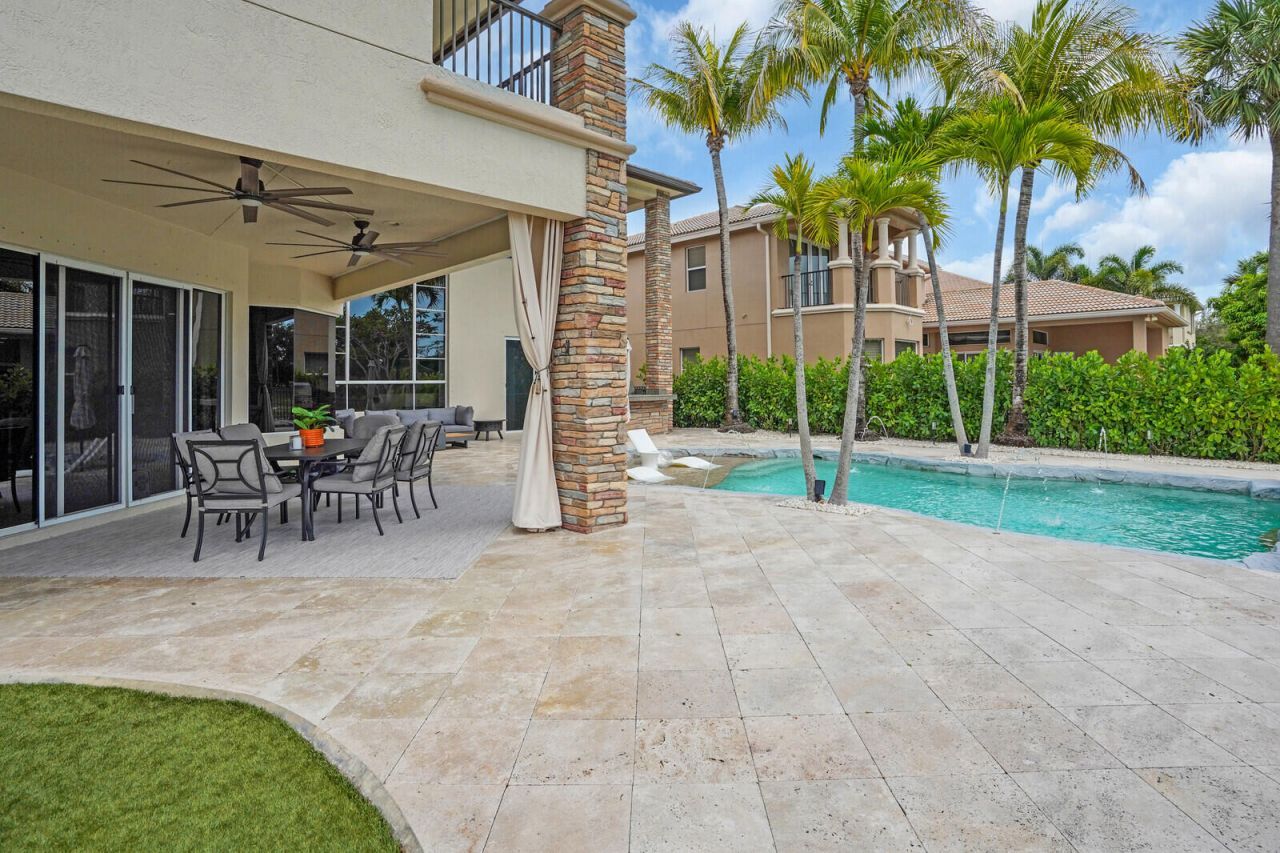 718 Edgebrook Lane, West Palm Beach, FL 33411 Photo
