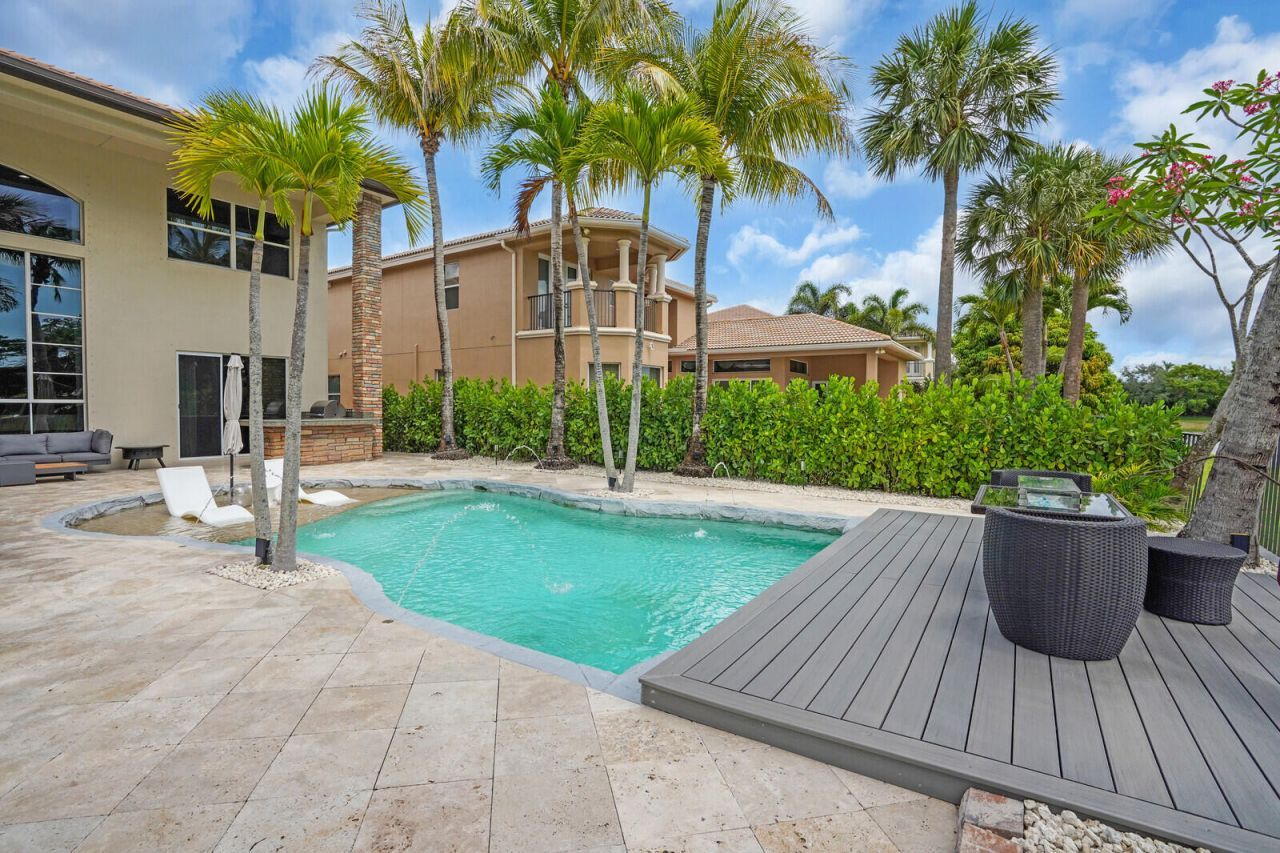 718 Edgebrook Lane, West Palm Beach, FL 33411 Photo