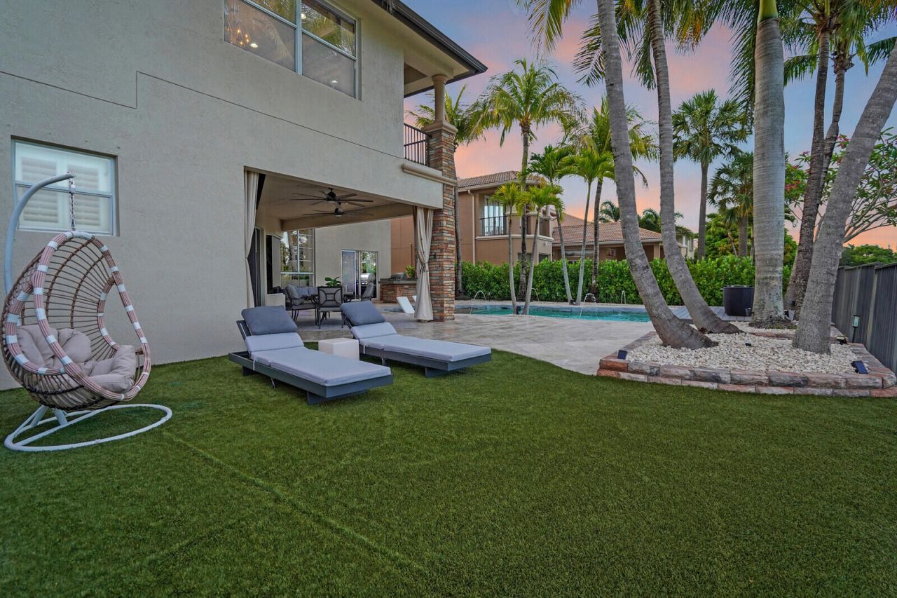 718 Edgebrook Lane, West Palm Beach, FL 33411 Photo