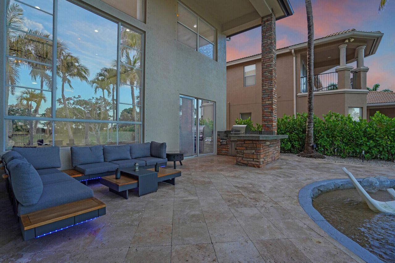 718 Edgebrook Lane, West Palm Beach, FL 33411 Photo