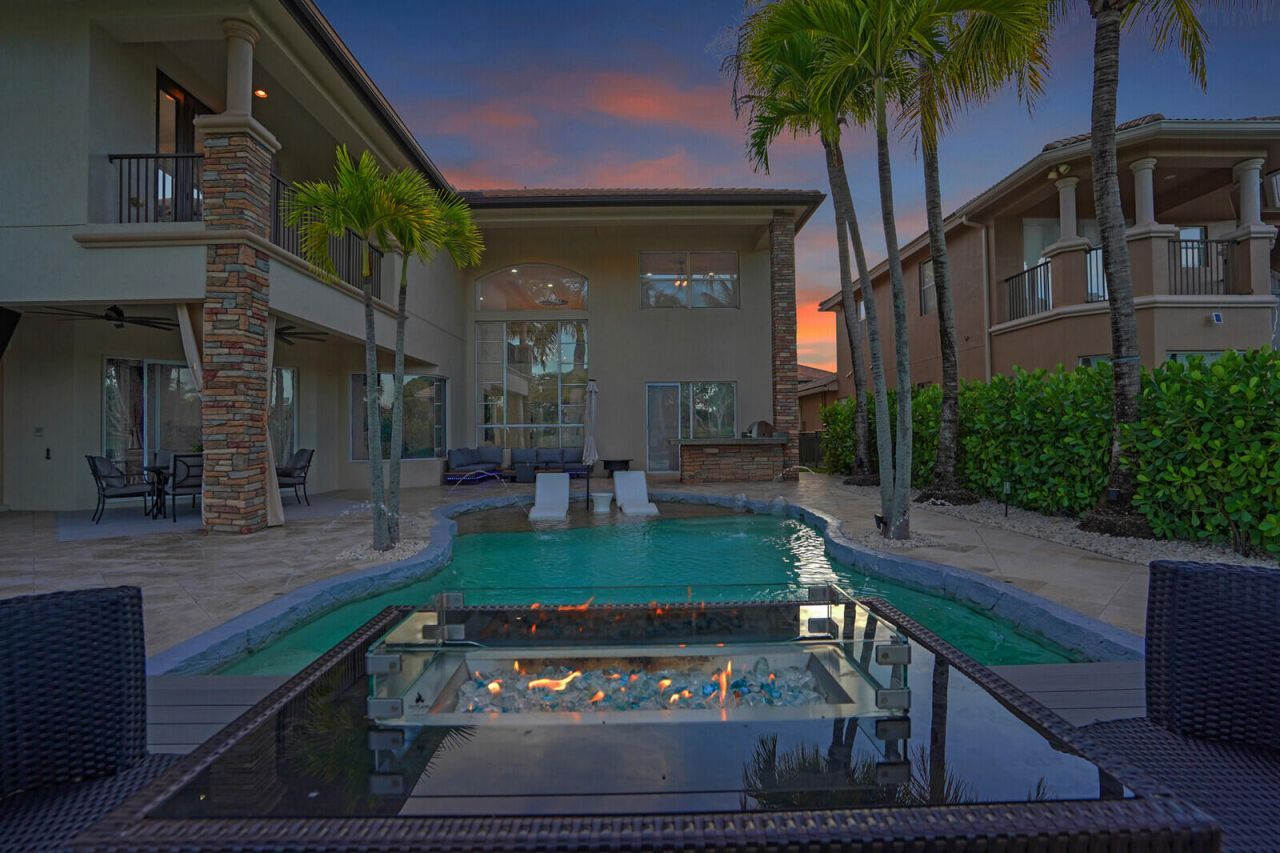 718 Edgebrook Lane, West Palm Beach, FL 33411 Photo