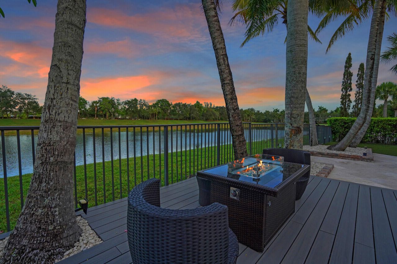 718 Edgebrook Lane, West Palm Beach, FL 33411 Photo