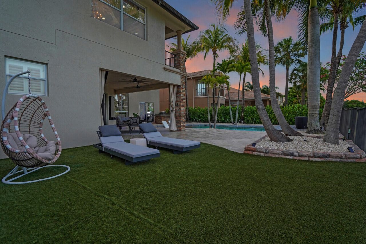 718 Edgebrook Lane, West Palm Beach, FL 33411 Photo