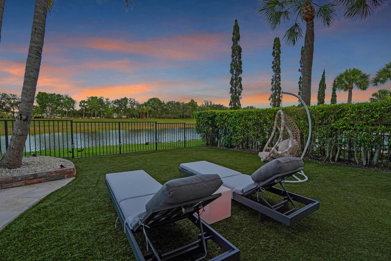 718 Edgebrook Lane, West Palm Beach, FL 33411 Photo