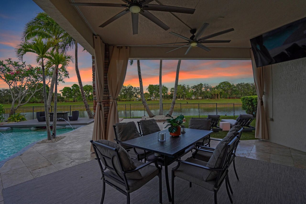 718 Edgebrook Lane, West Palm Beach, FL 33411 Photo